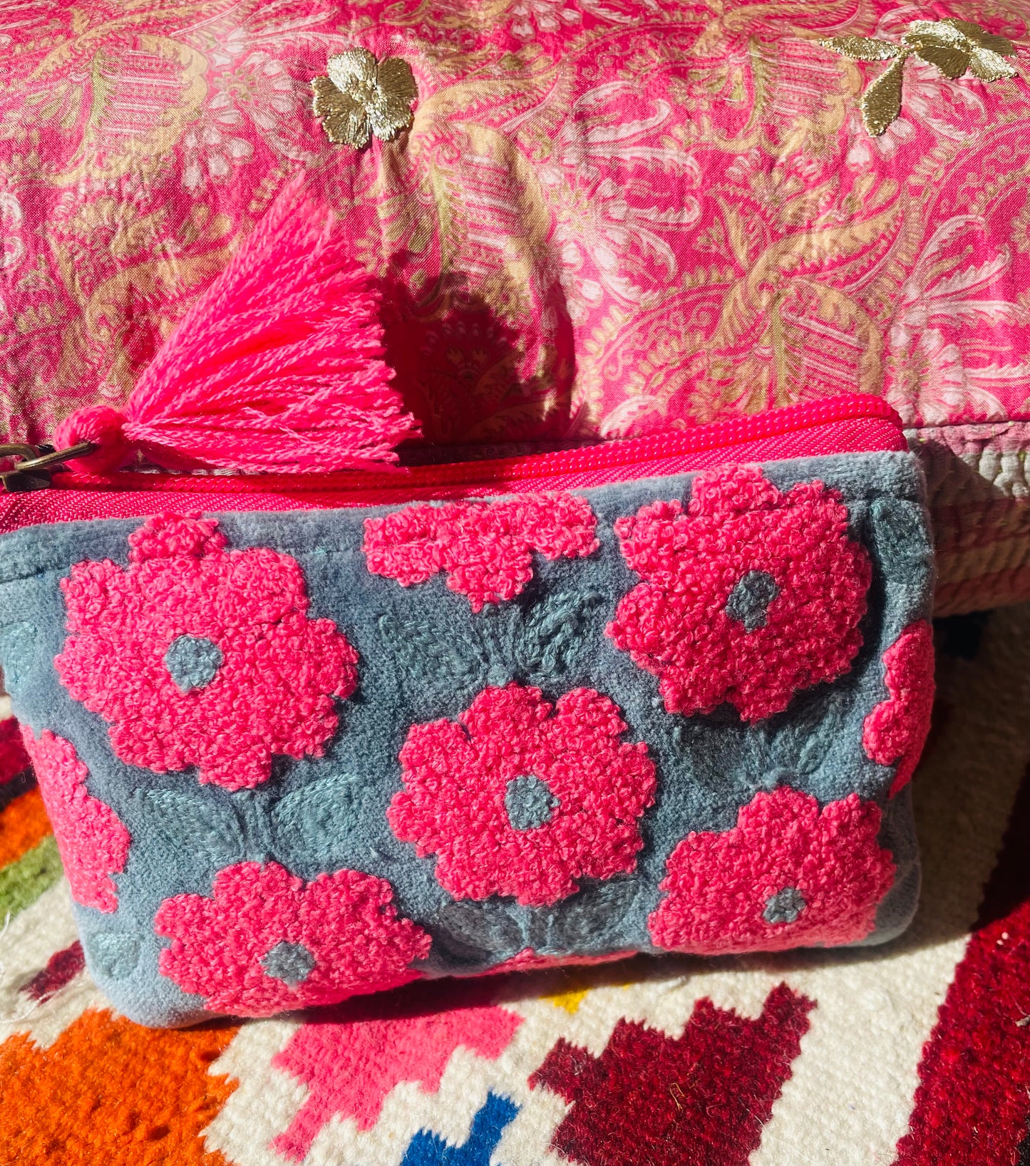 Rambling Flower Pouch - Grey/Pink