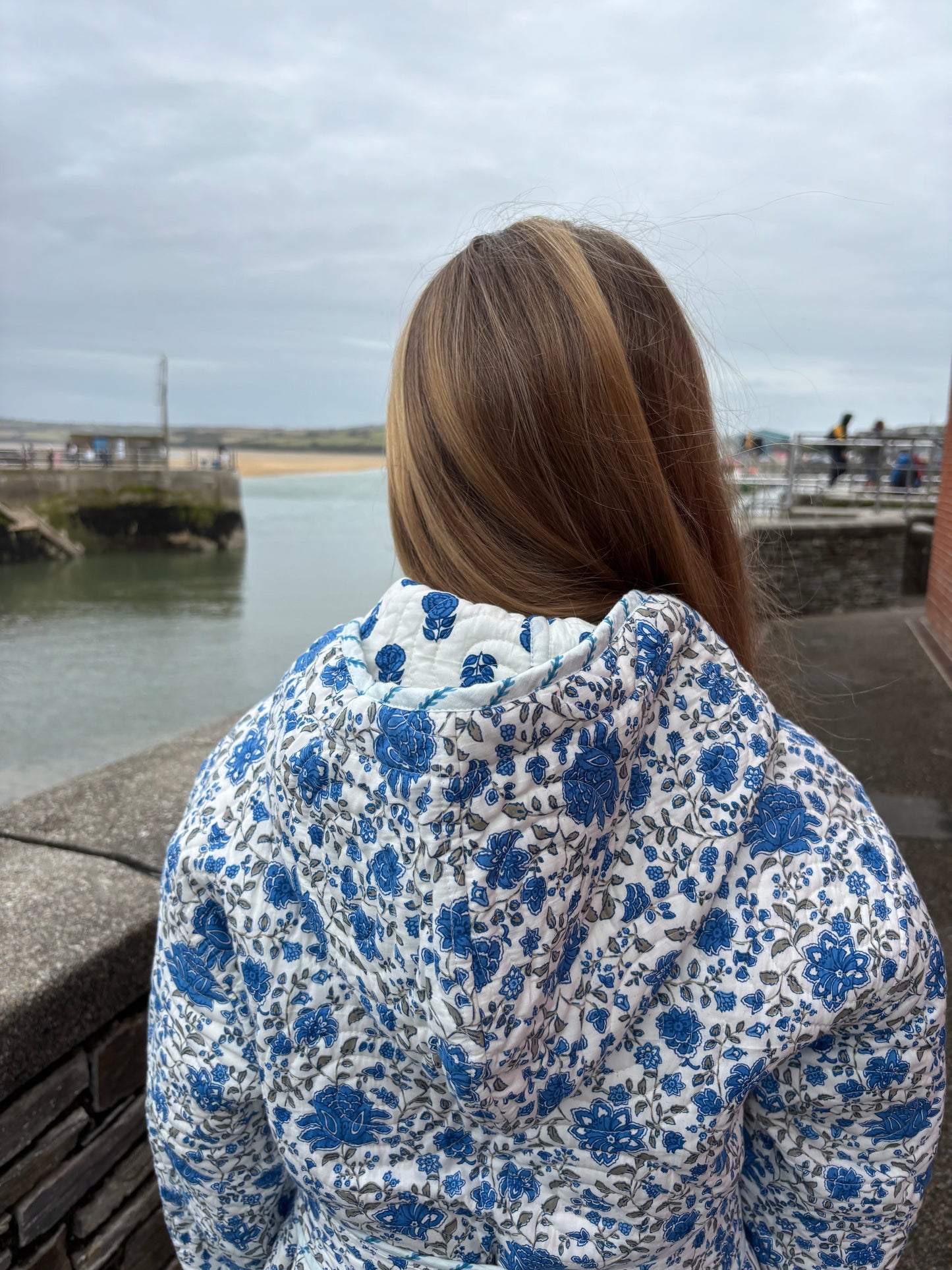 Sample Reversible Quilted Hooded Dressing Gown - Blue Floral