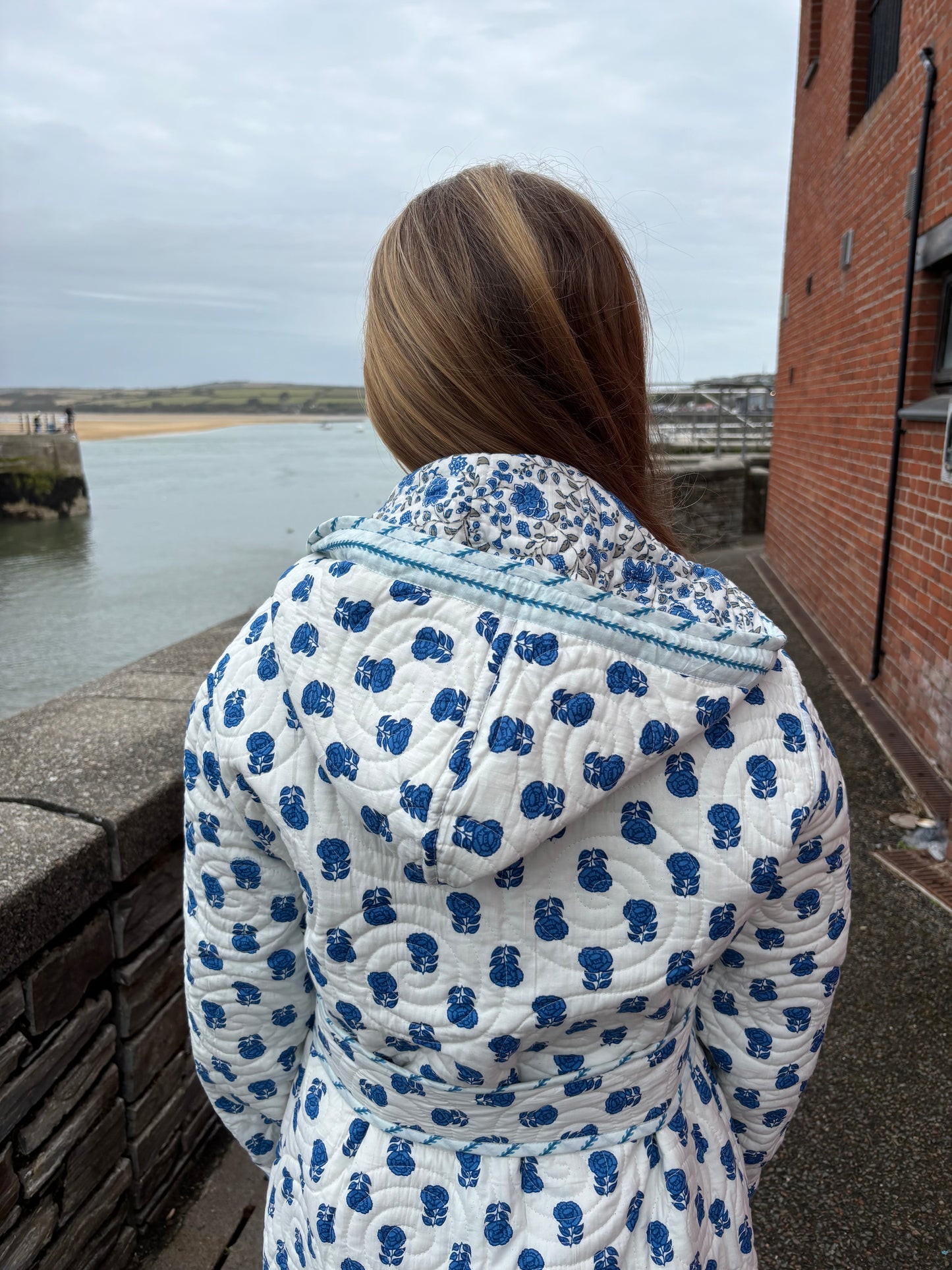 Sample Reversible Quilted Hooded Dressing Gown - Blue Floral
