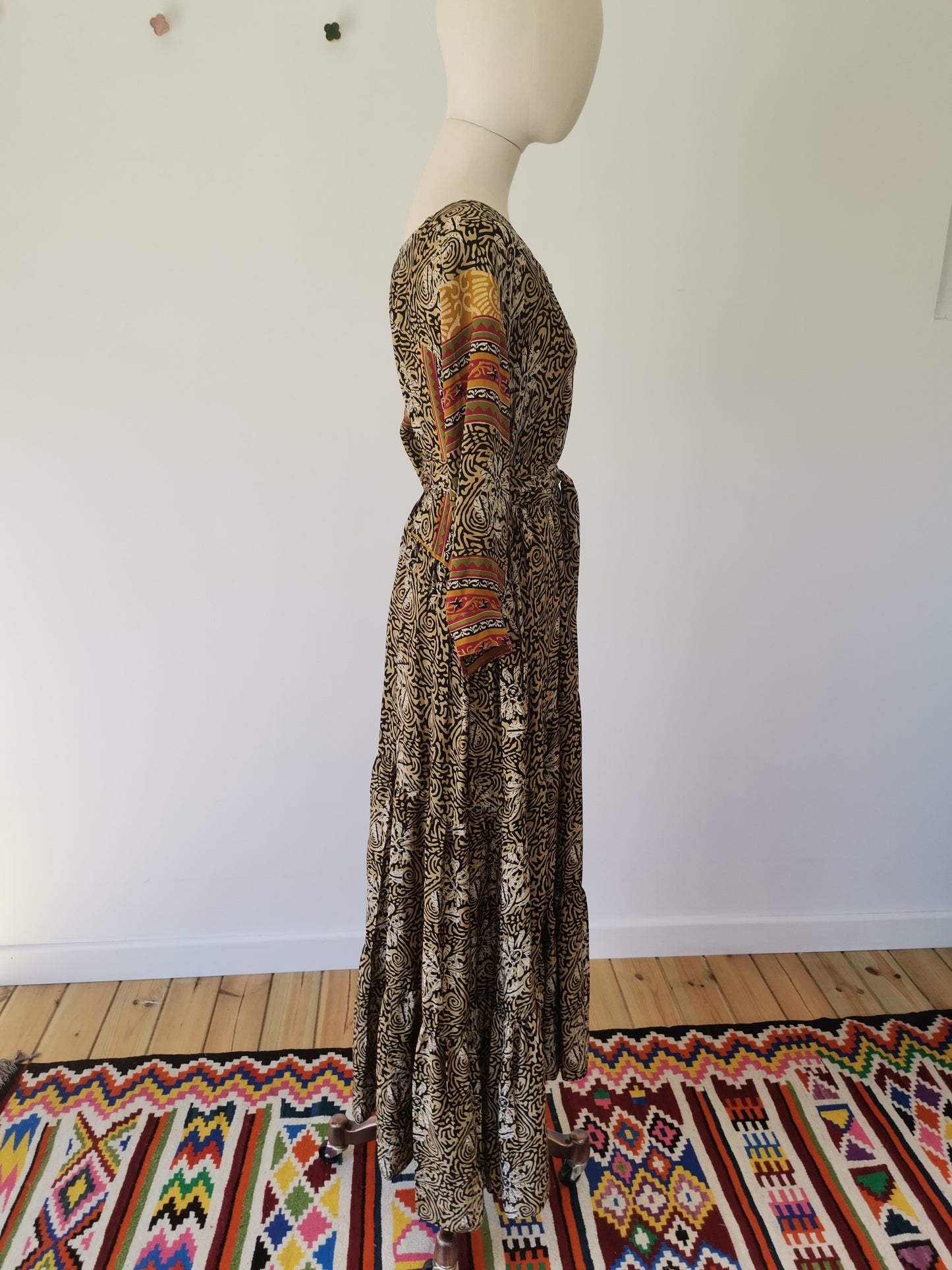 Prairie V-neck Silk Dress XL - 037