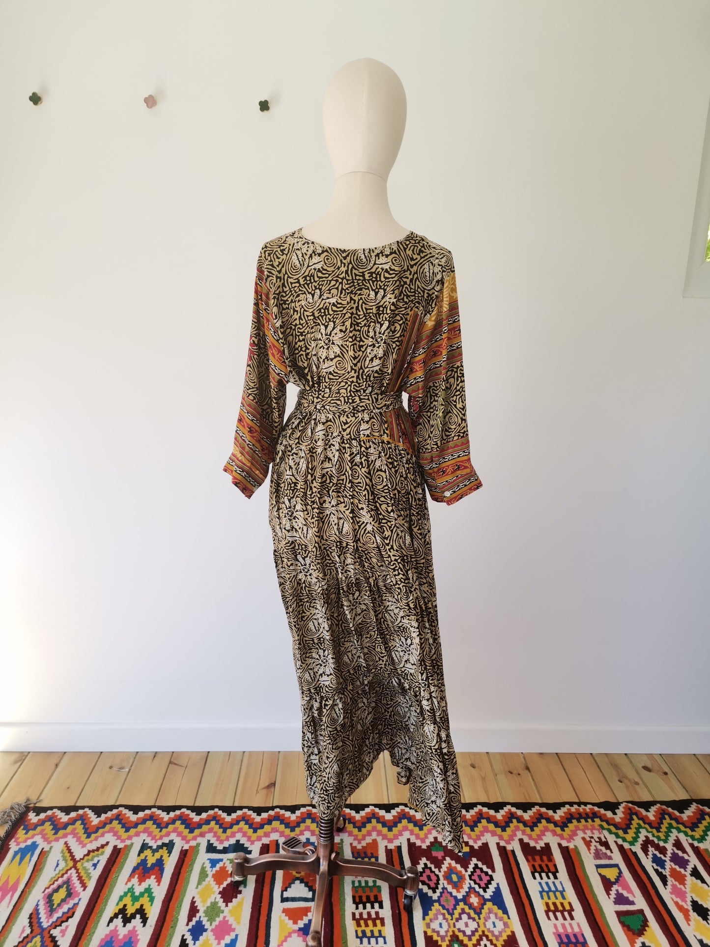 Prairie V-neck Silk Dress XL - 037