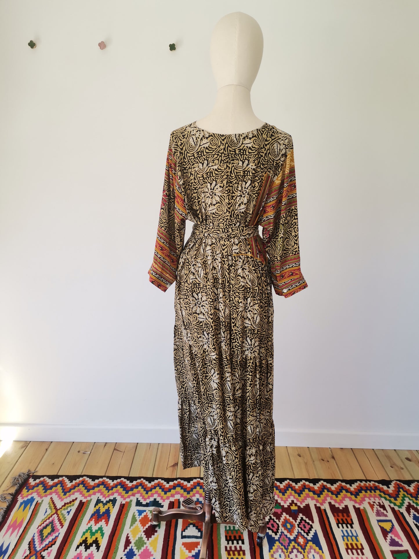 Prairie V-neck Silk Dress XL - 037