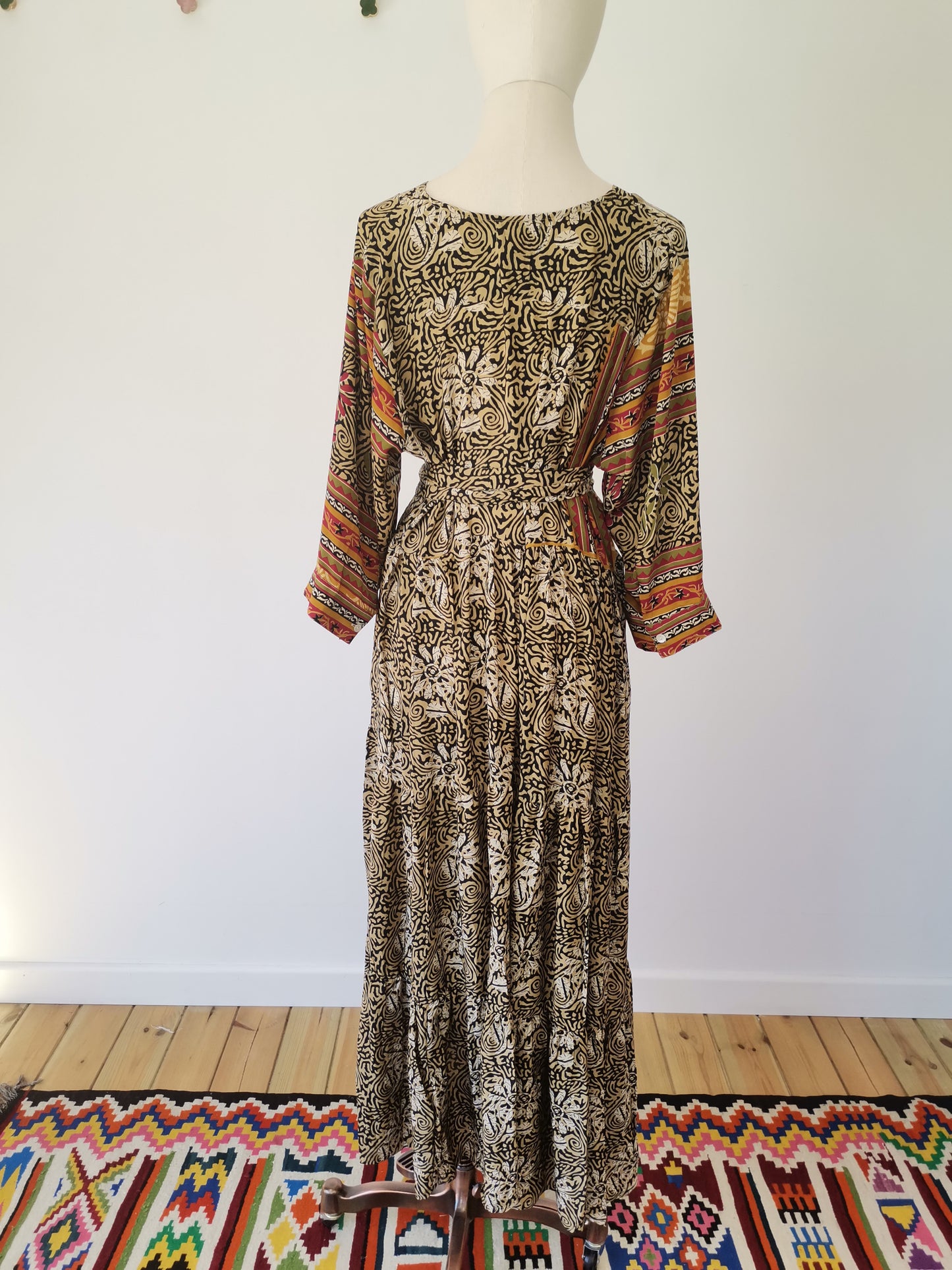Prairie V-neck Silk Dress XL - 037