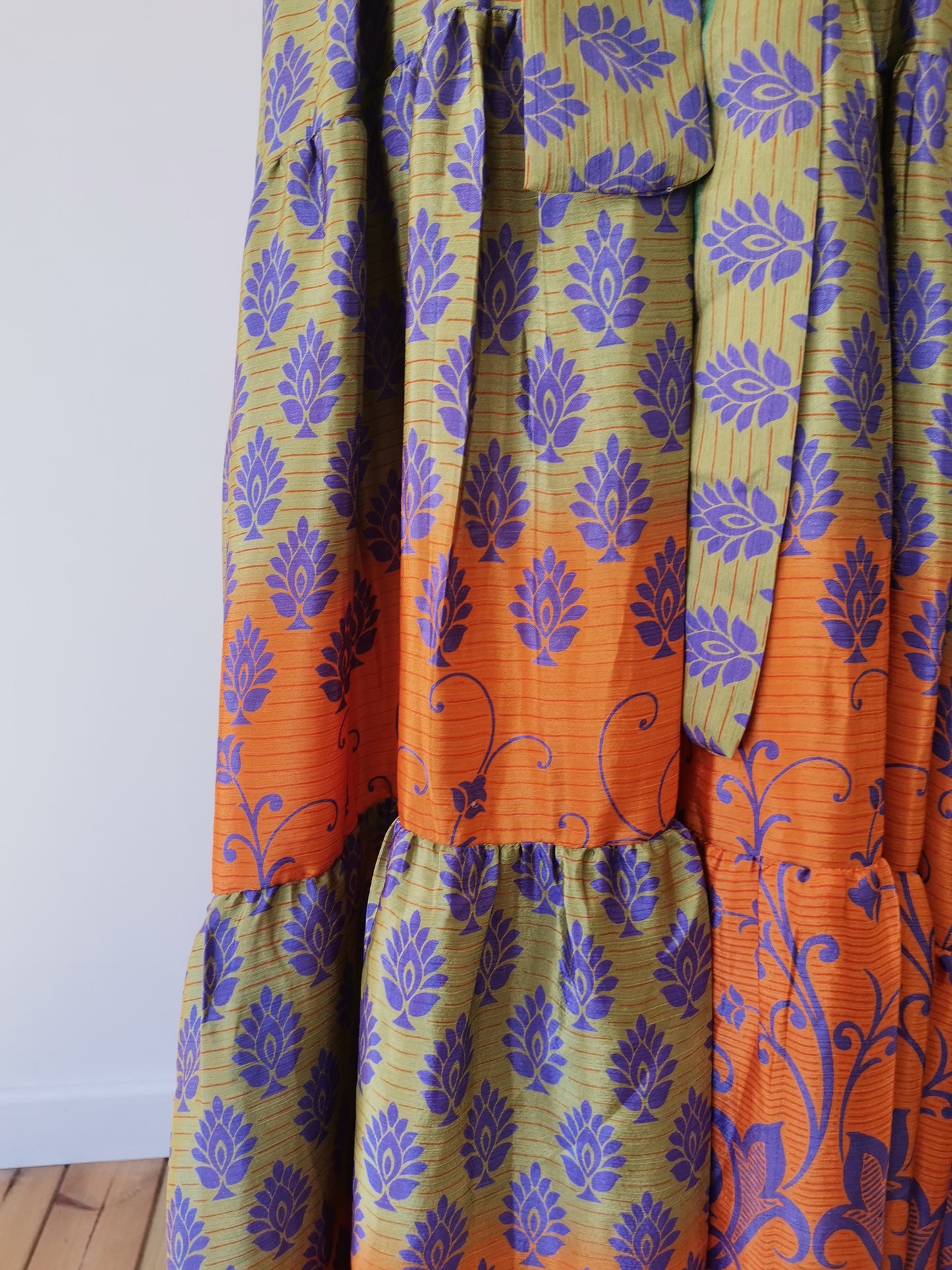 Prairie V-neck Silk Dress L - 035