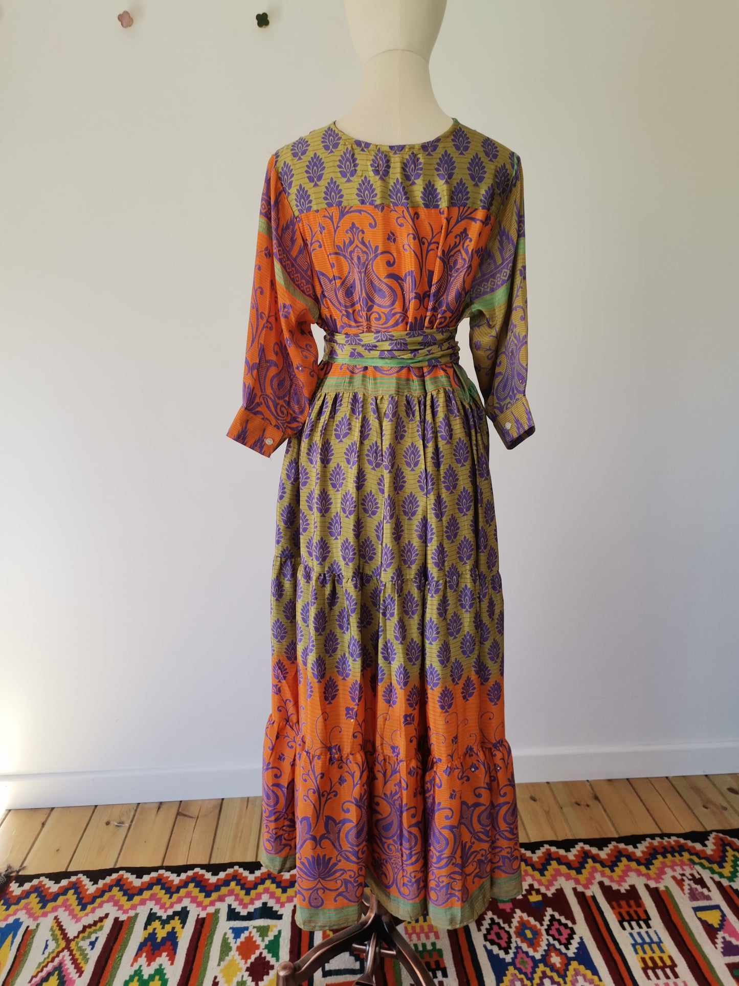 Prairie V-neck Silk Dress L - 035