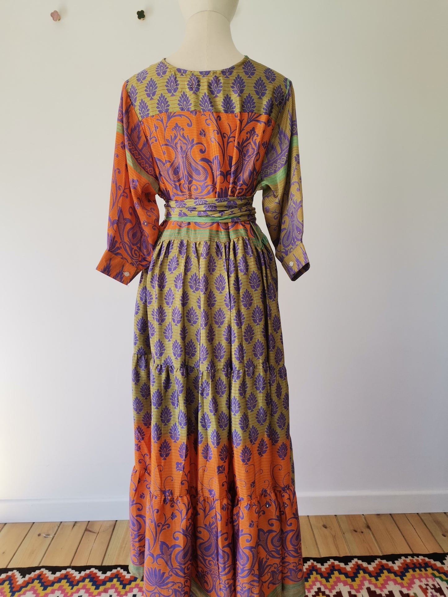 Prairie V-neck Silk Dress L - 035