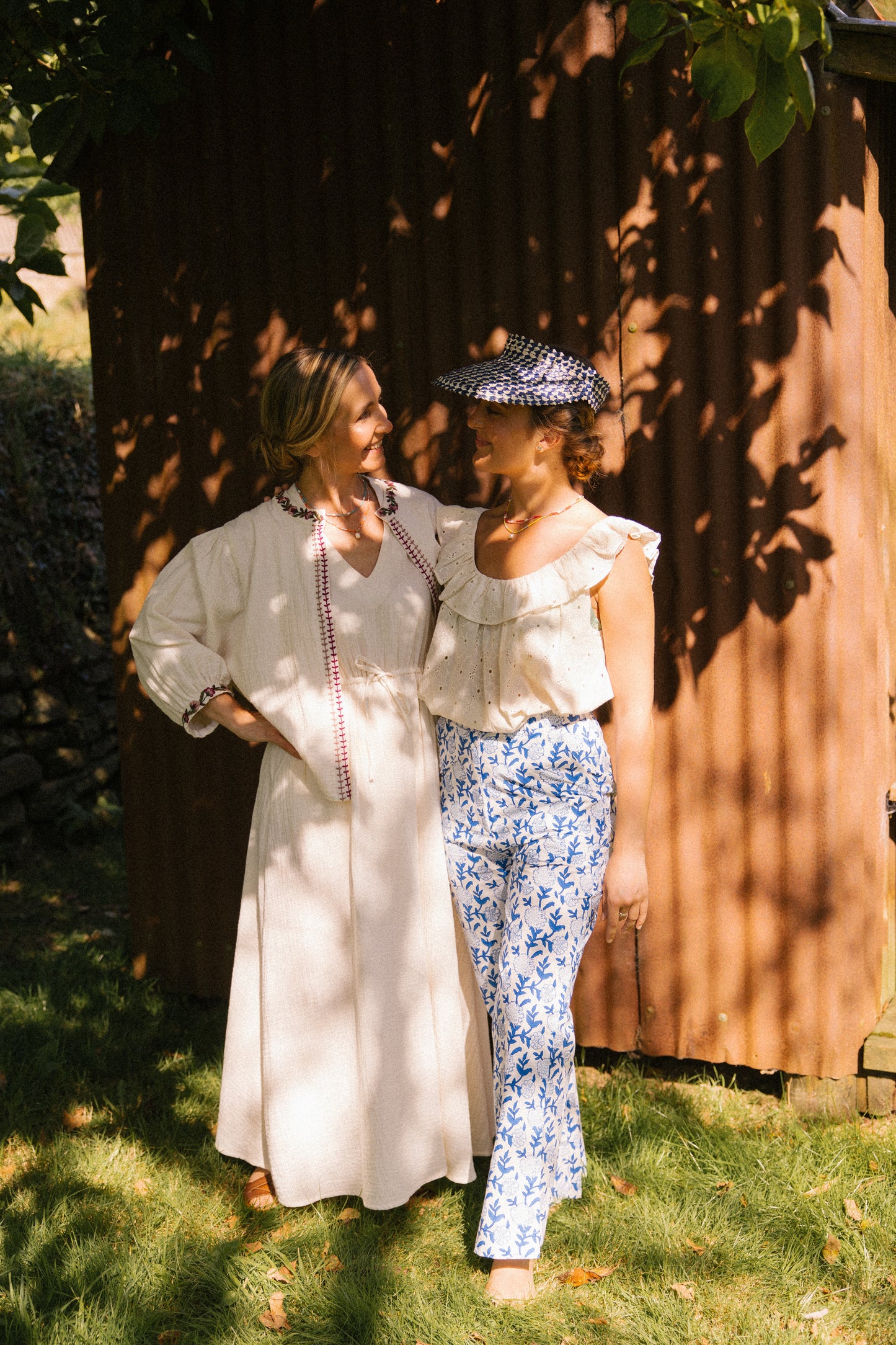 Raffia Sun Visor in Navy