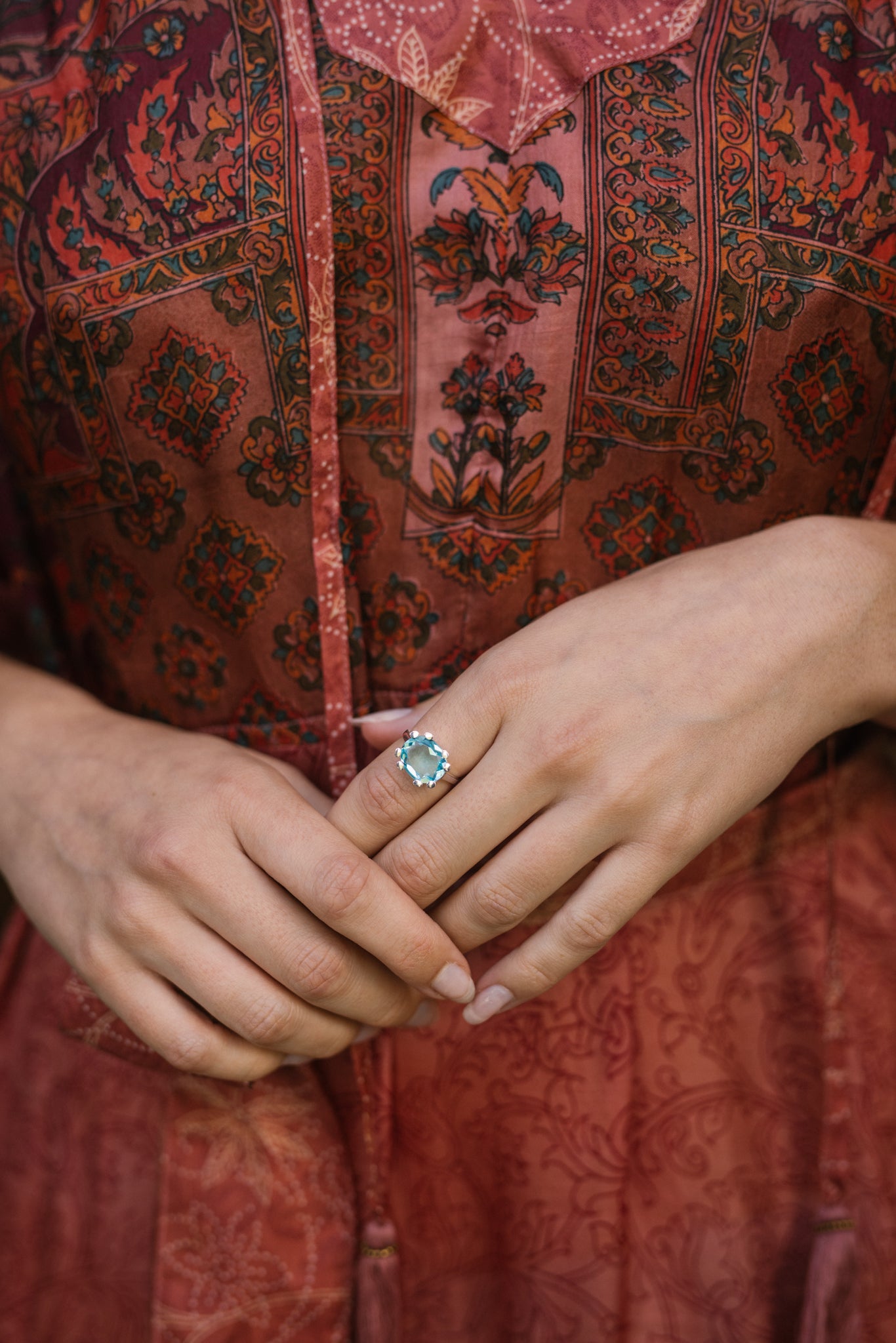 Noa Claw Ring - Sterling Silver Blue Topaz
