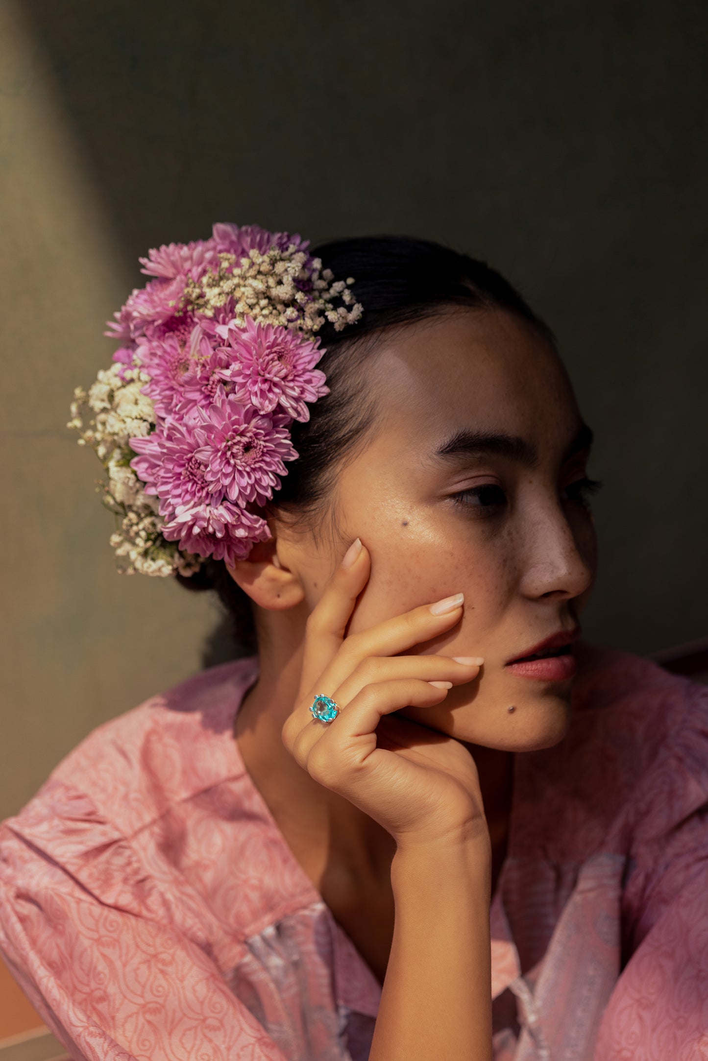 Noa Claw Ring - Sterling Silver Blue Topaz