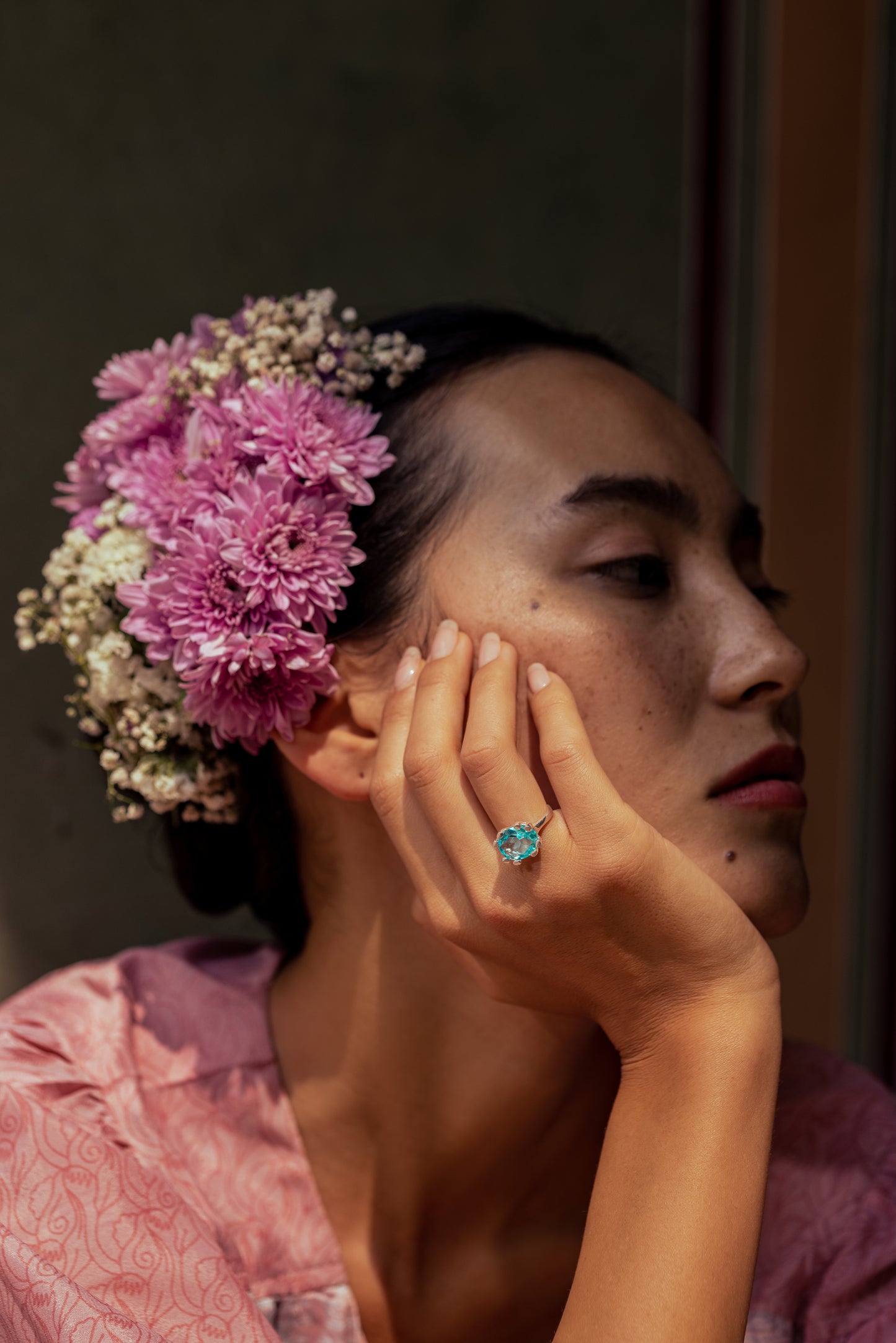 Noa Claw Ring - Sterling Silver Blue Topaz