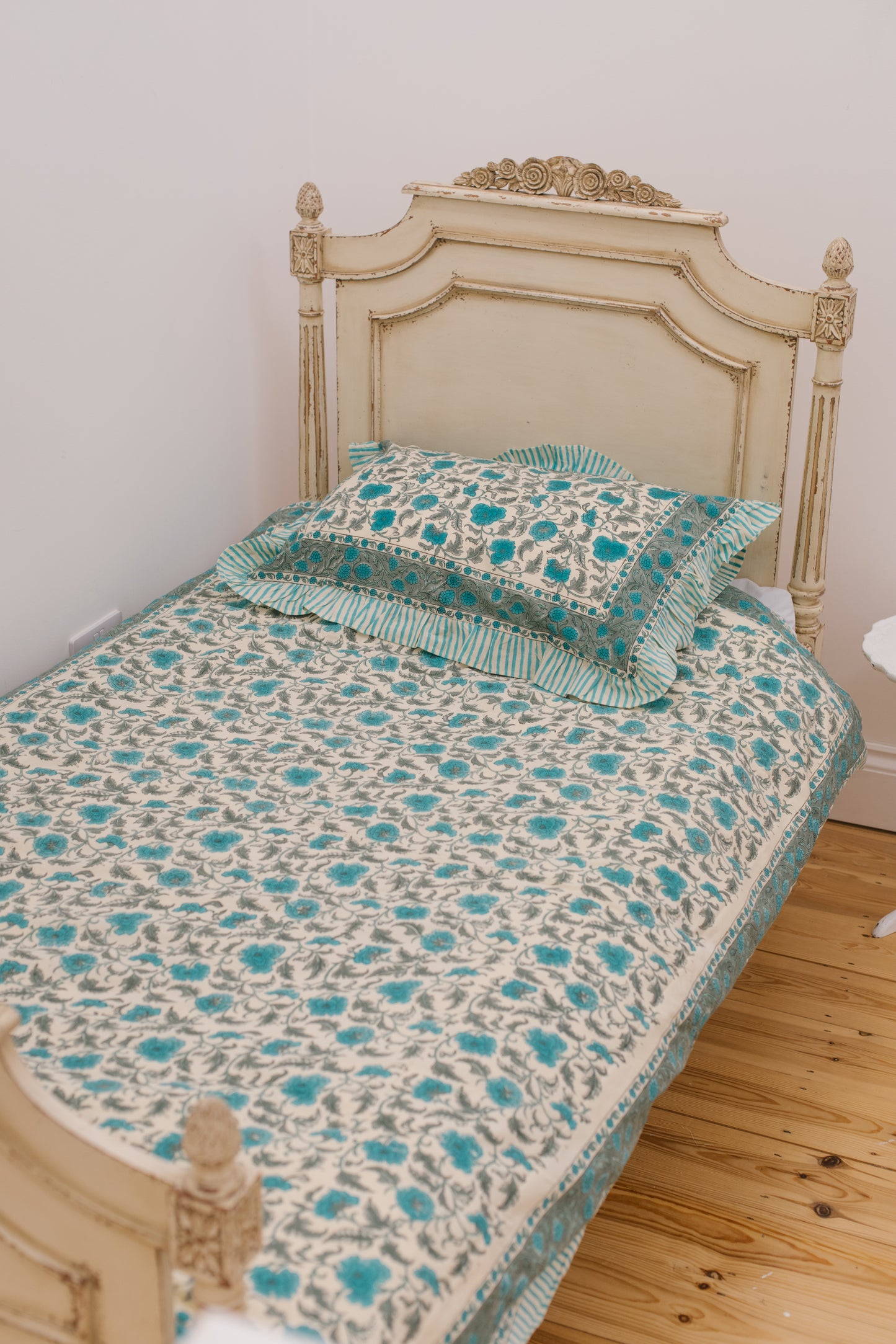 Jasmine Duvet Set in Vintage Blue - Single