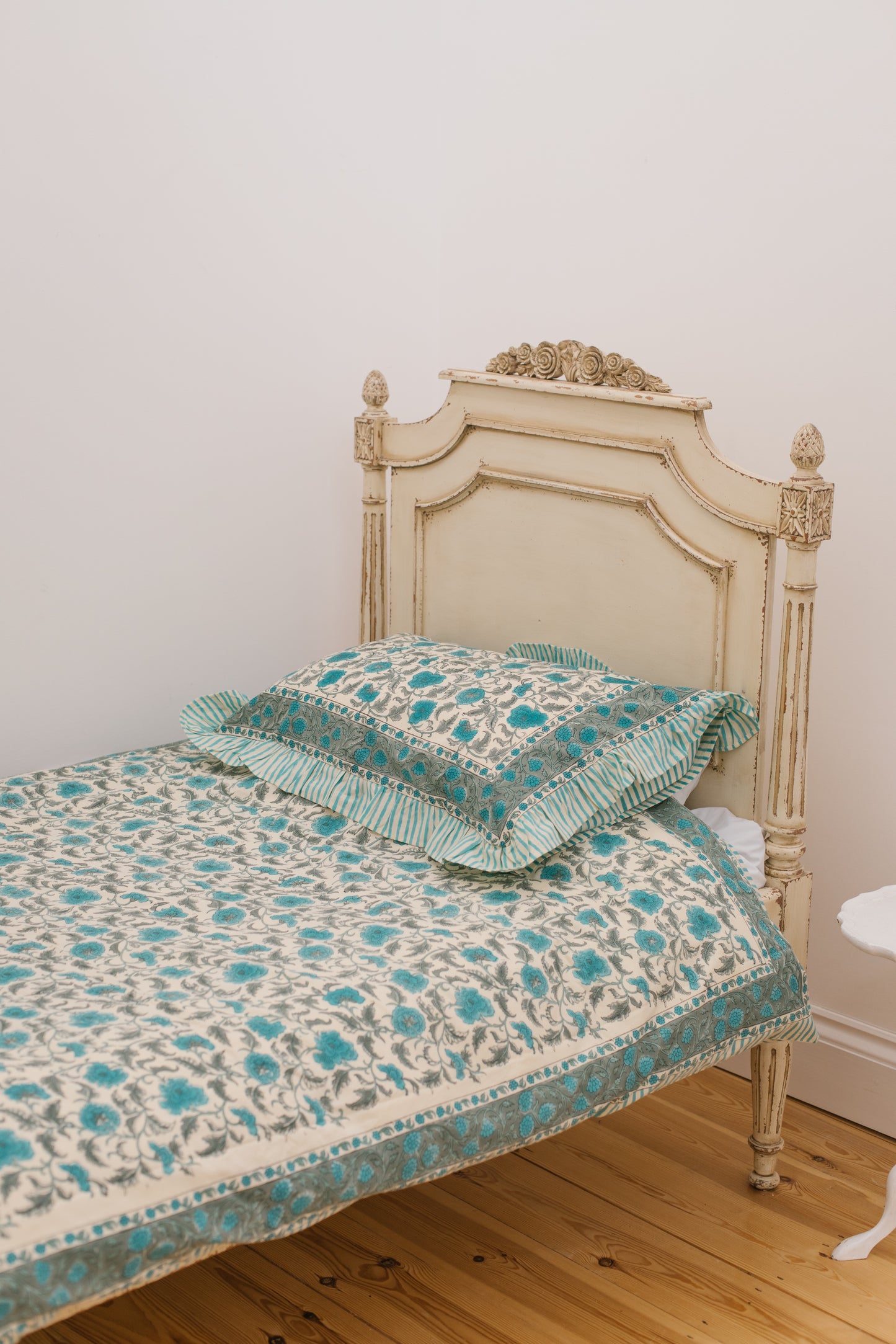 Jasmine Duvet Set in Vintage Blue - Single
