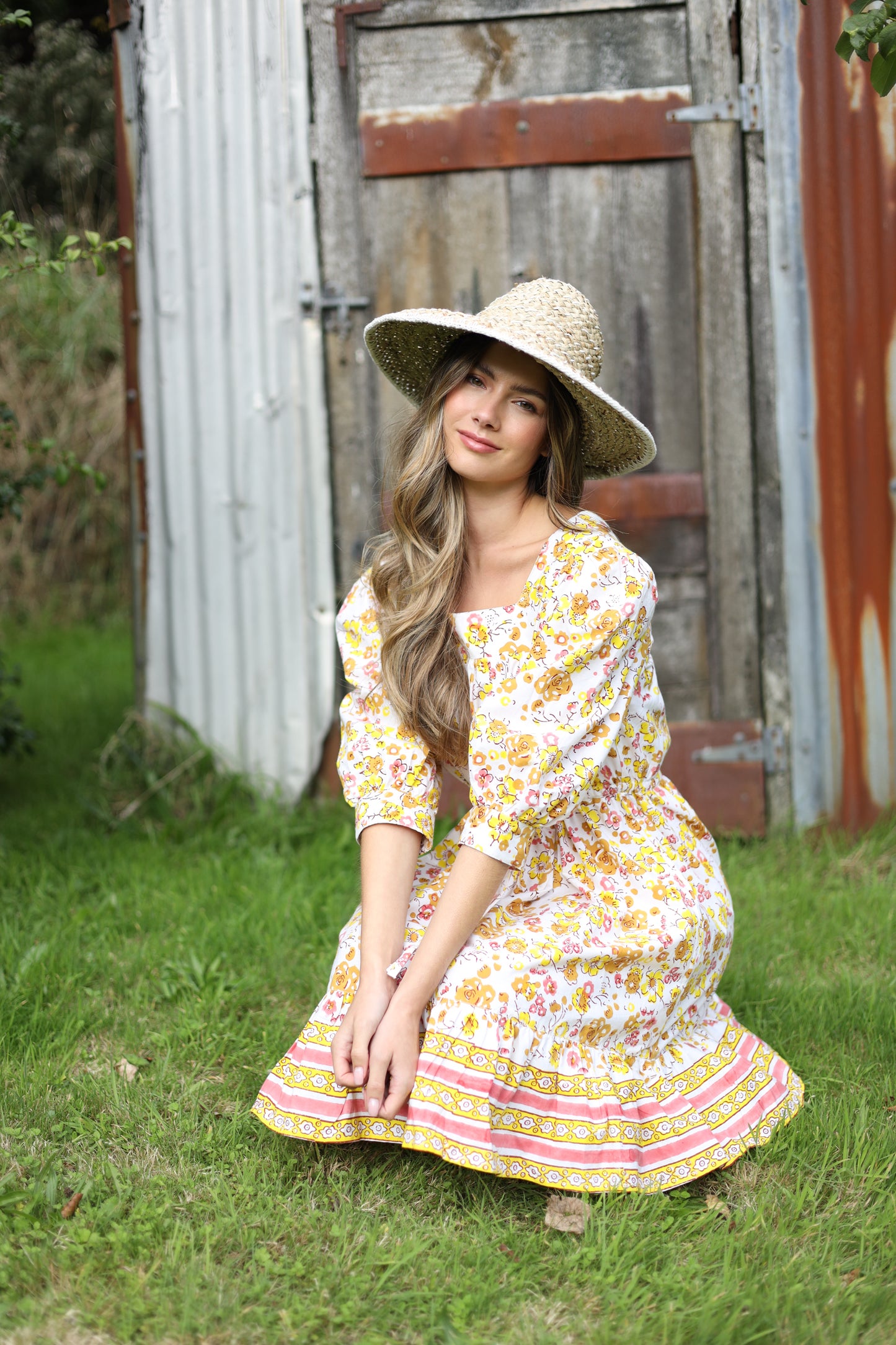 Meadow Dress Short in Sunflower Field