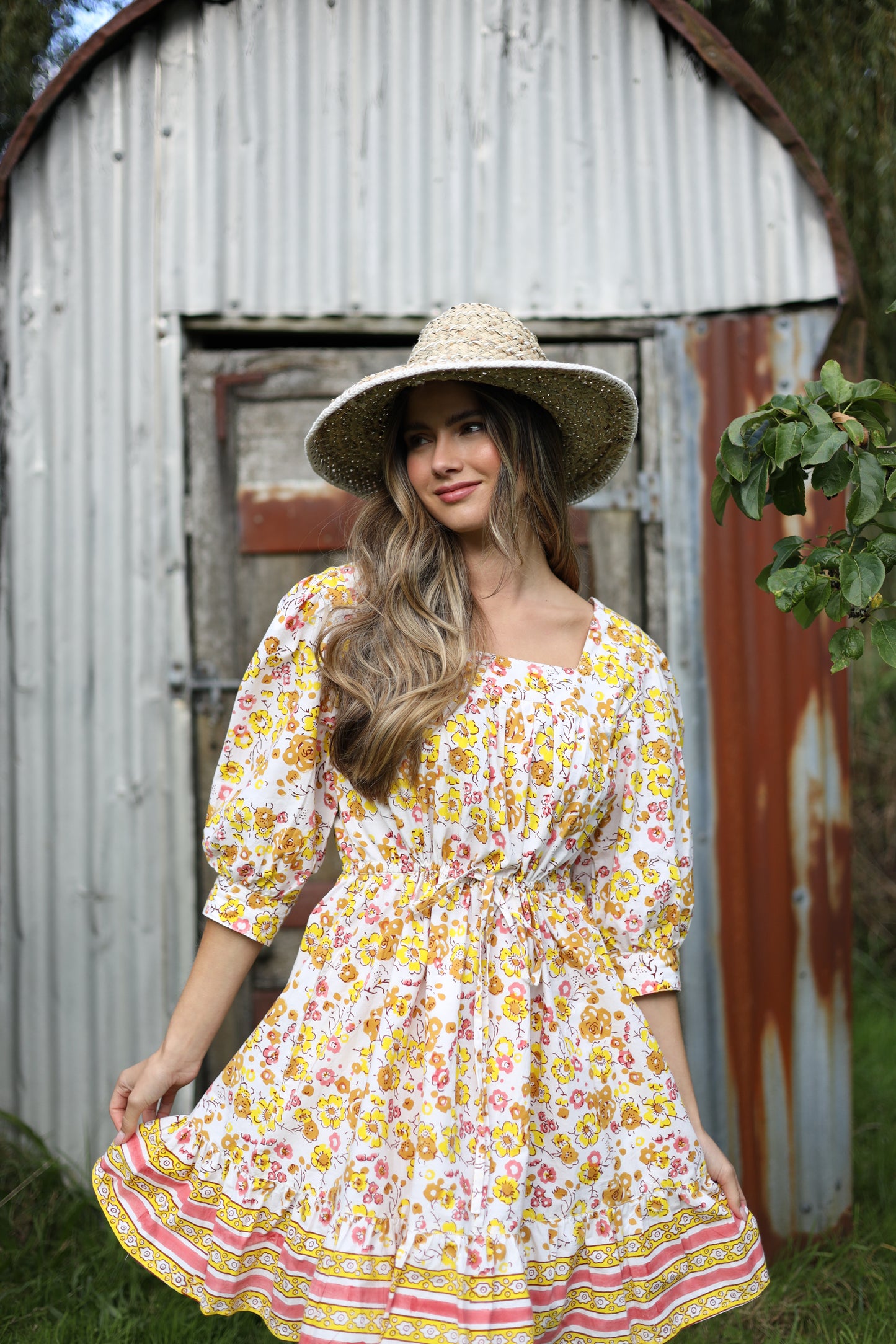 Meadow Dress Short in Sunflower Field
