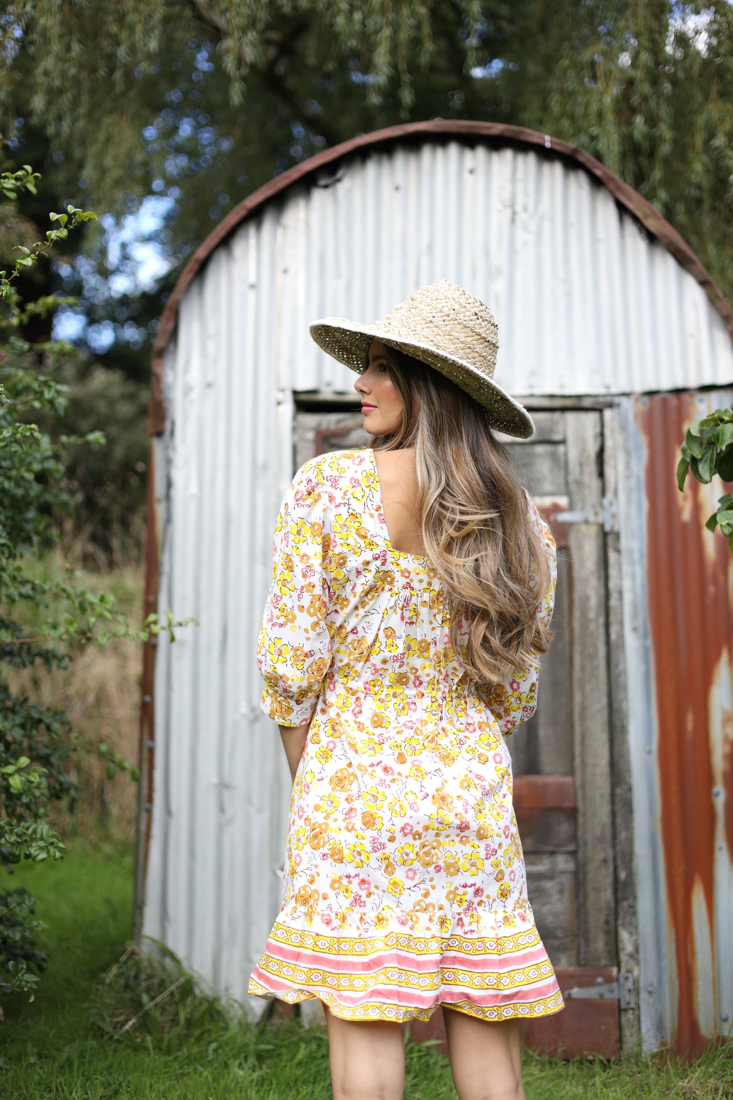 Meadow Dress Short in Sunflower Field