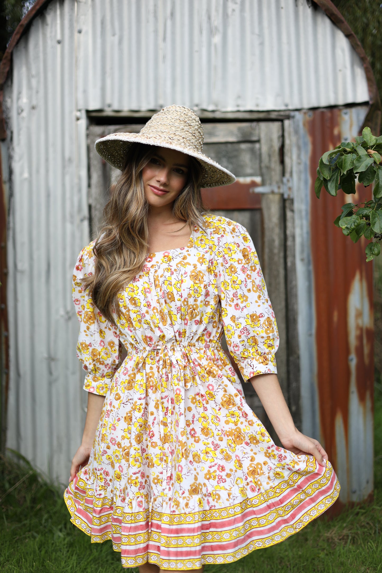 Meadow Dress Short in Sunflower Field