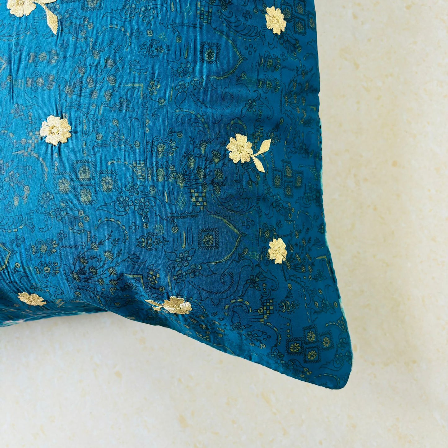 Sundar Embroidery Silk Cushion- 018