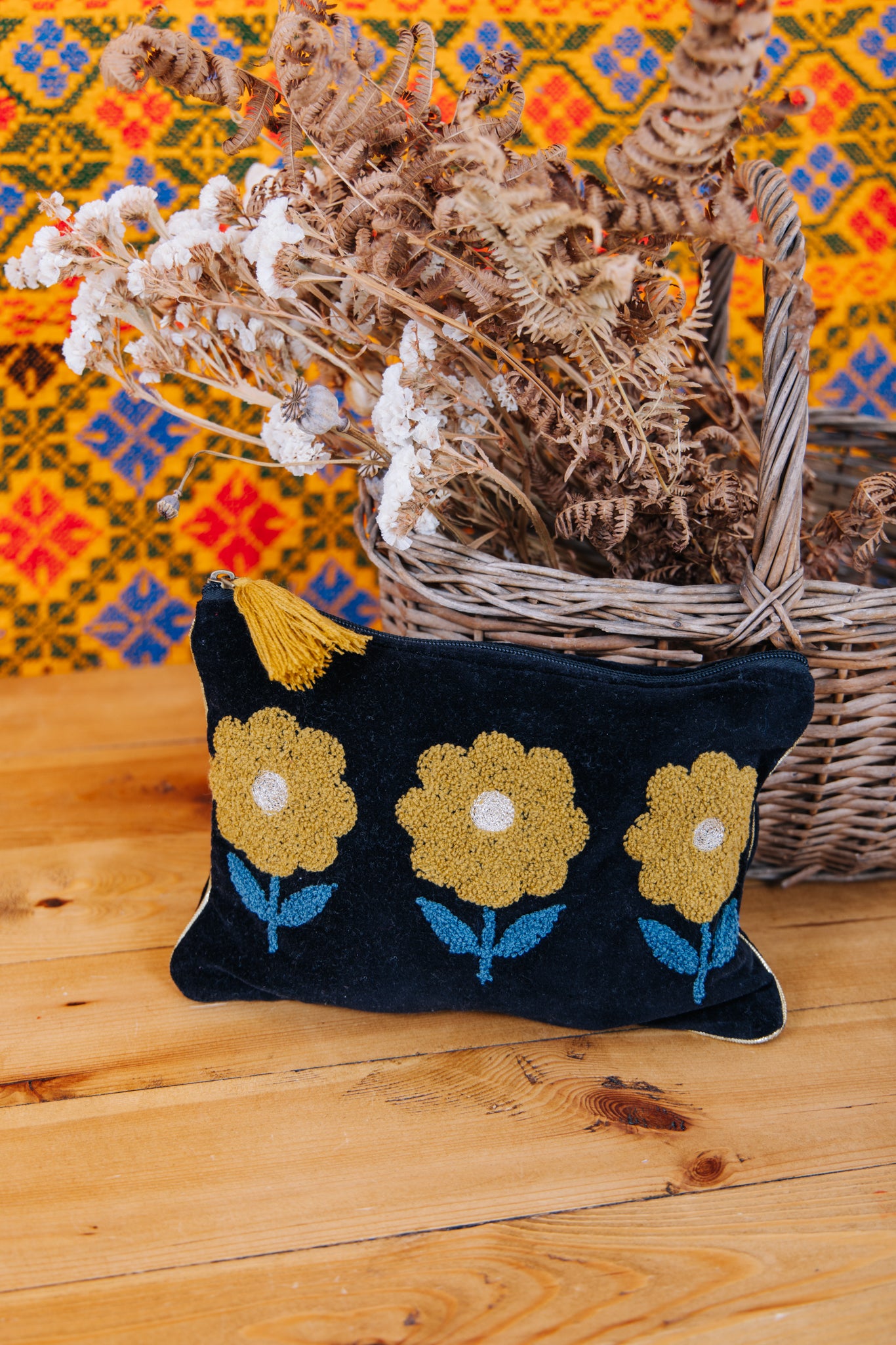 Velvet Triple Flower Pouch in Black