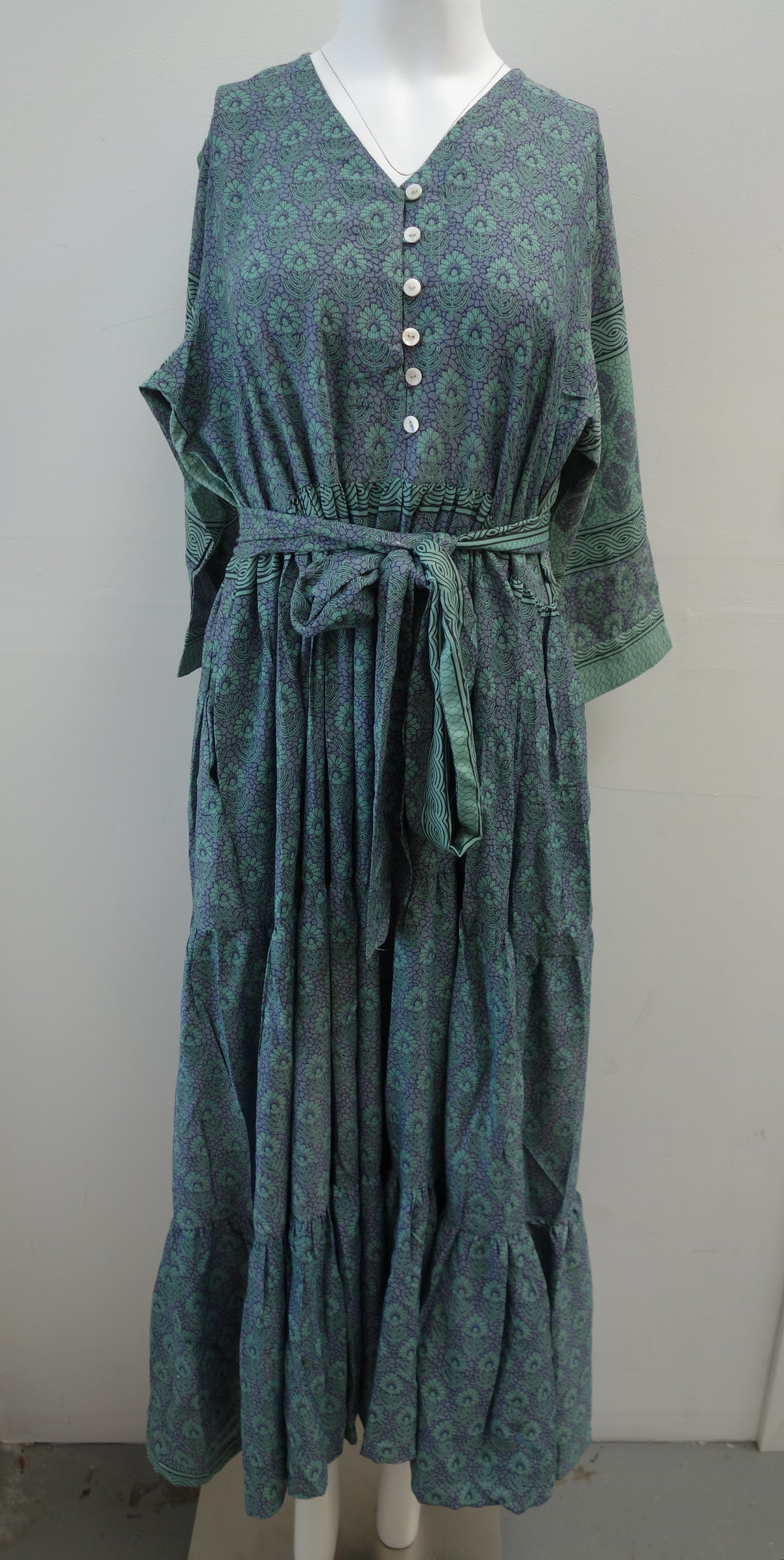 Prairie V-neck Silk Dress XL - 024