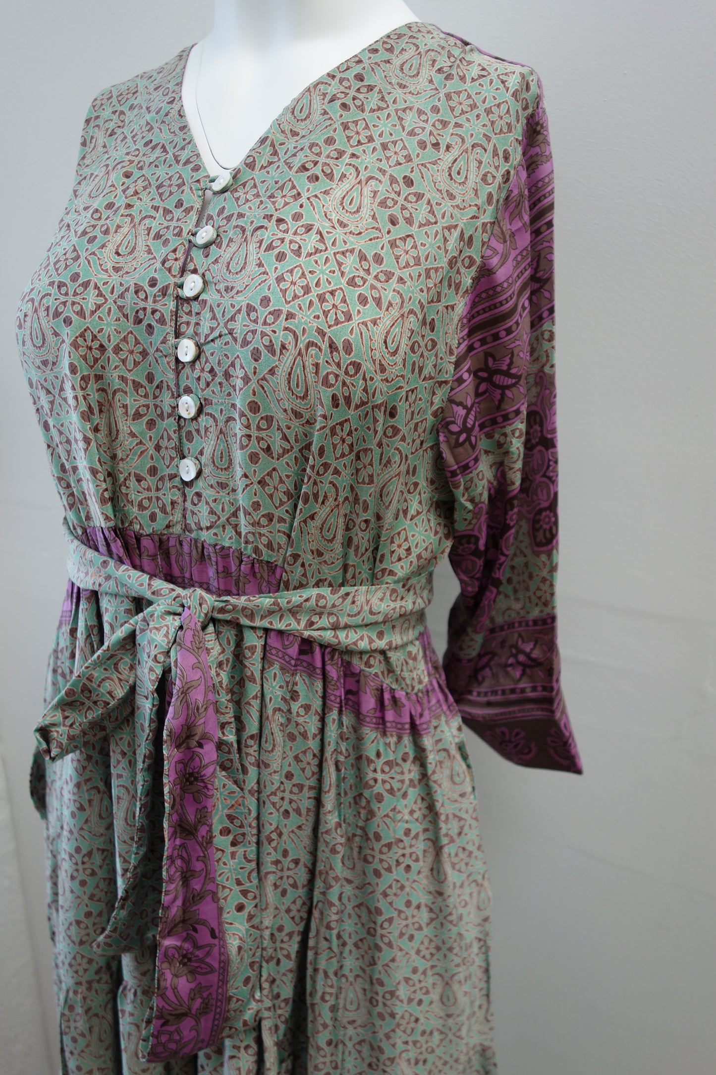 Prairie V-neck Silk Dress XL - 027