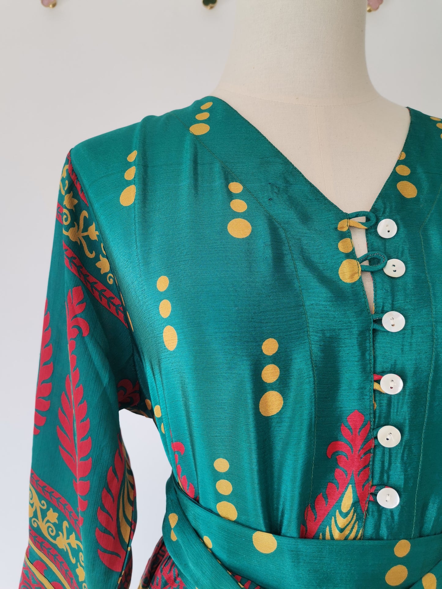 Prairie V-neck Silk Dress L - 036
