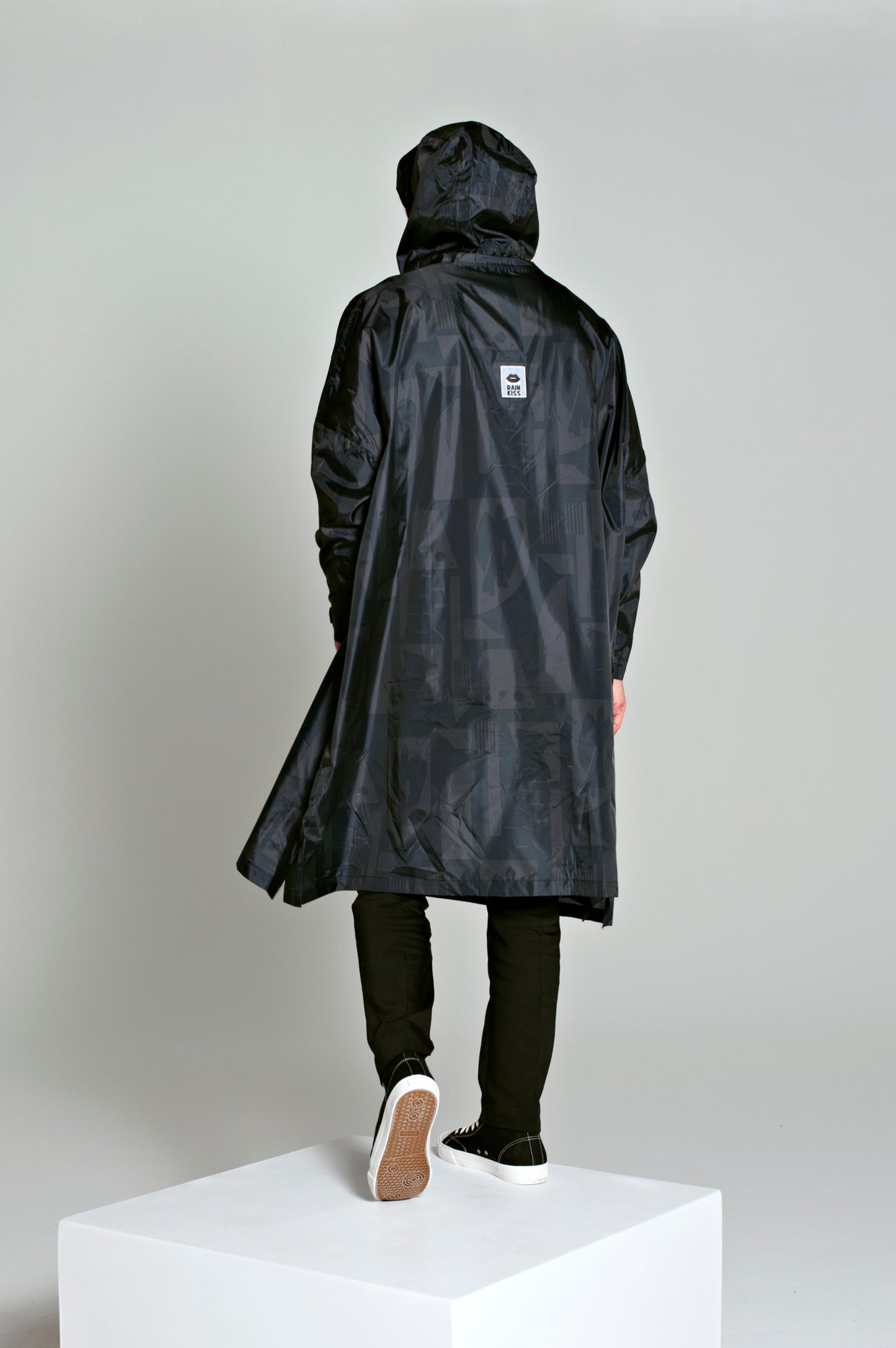 Back to Black Art Camo - Rain Poncho Black