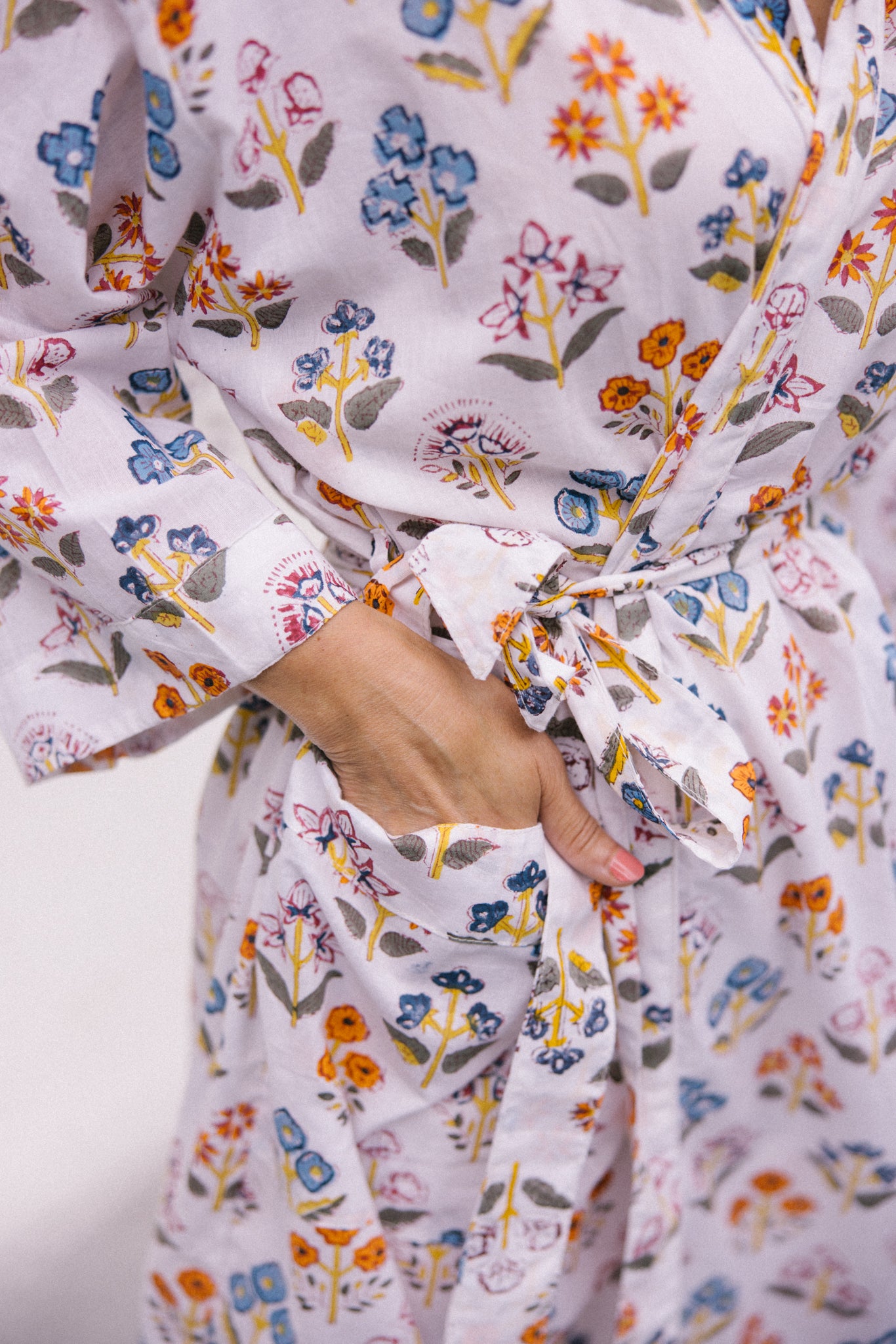 Dressing Gown/Robe - White Flower