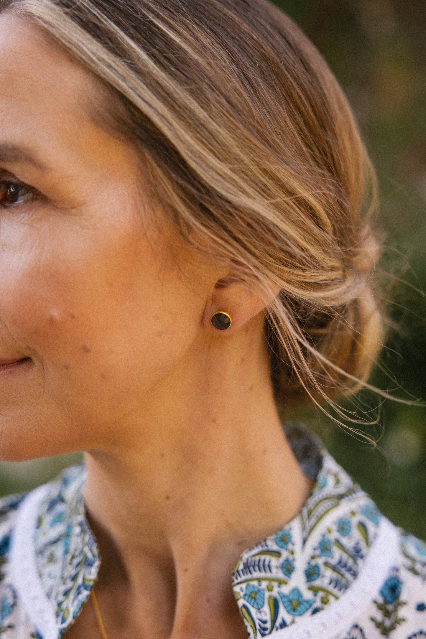 Gold Vermeil Round Studs in Labradorite