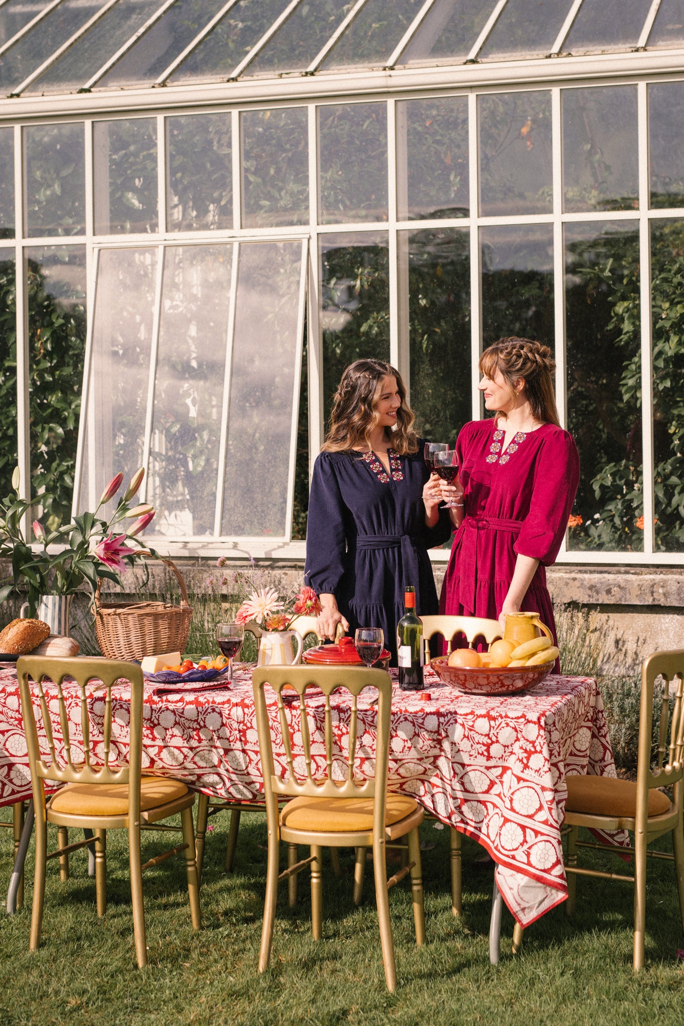 Table Cloth in Crimson Floral