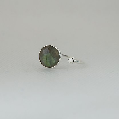 Sterling Silver Ring with Disc in Labradorite