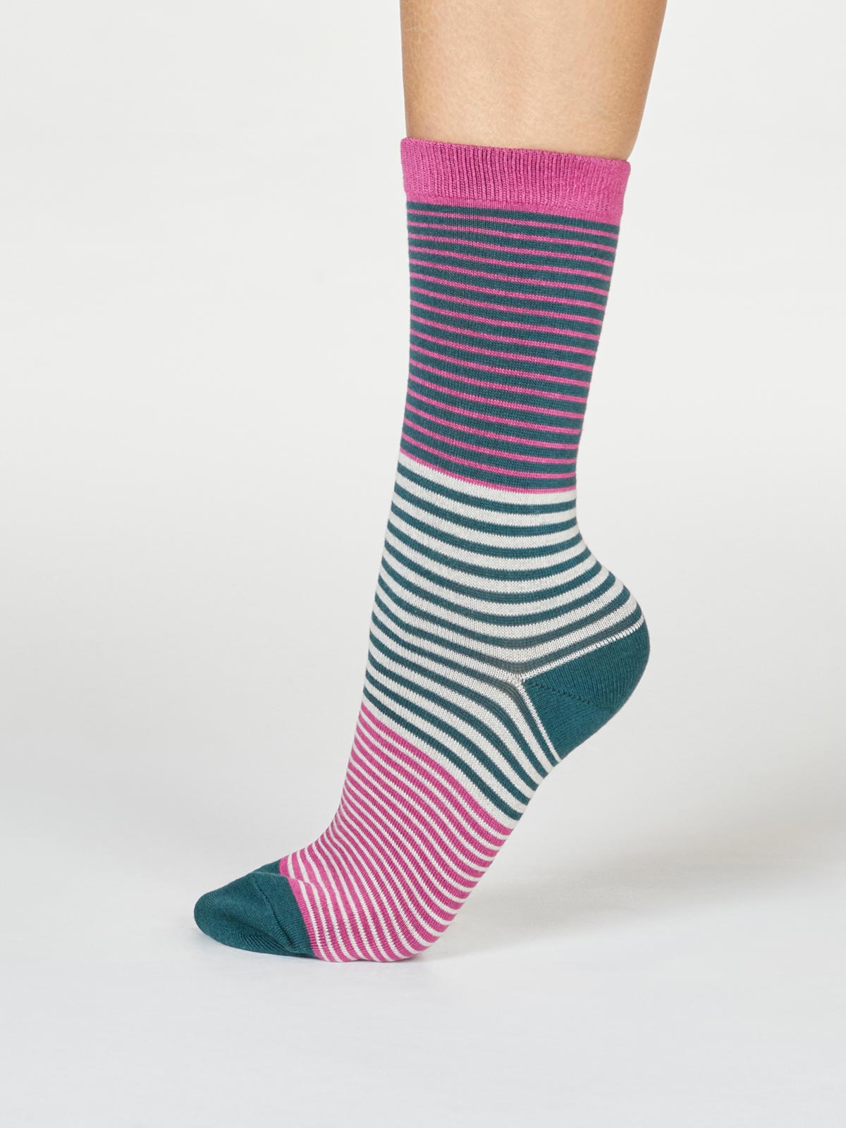 Katleen Stripe Socks in Violet Pink