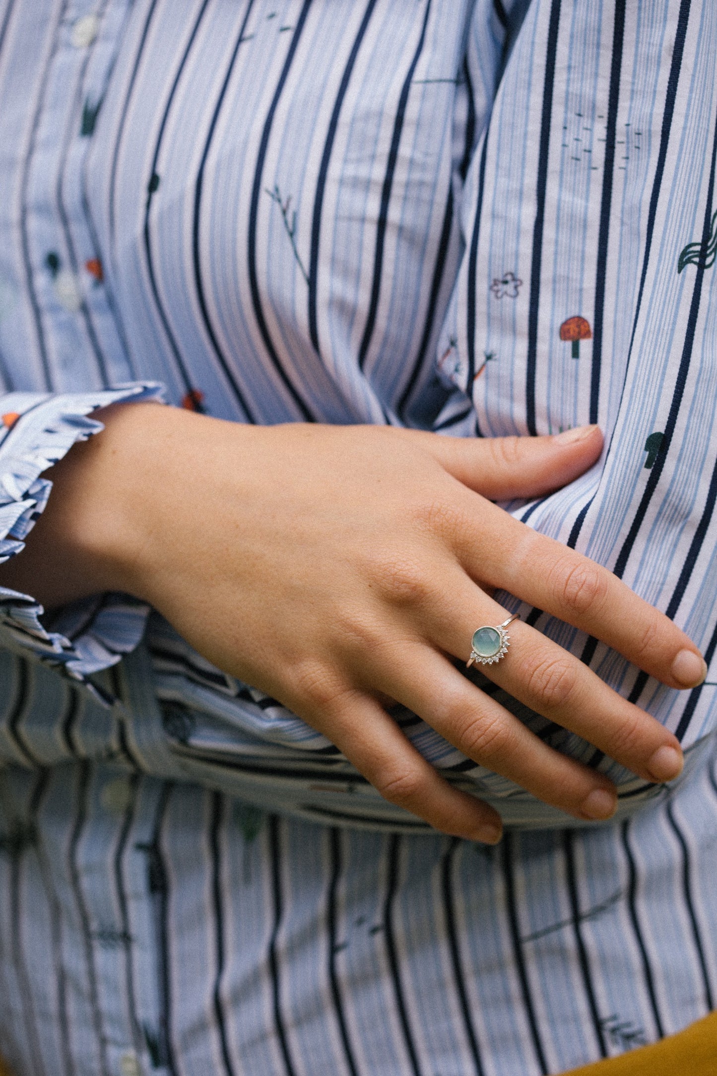 Sterling Silver Round Crested Ring